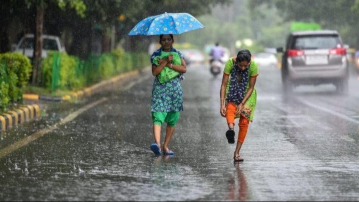 MP-झारखंड समेत इन राज्यों में आज गरज-चमक के साथ बरसेंगे बादल, जानें देशभर का मौसम